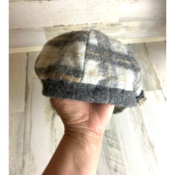 La Fenice Women’s Gray tan plaid Crochet Wool Winter Hat One Size Cozy Italian - Picture 3 of 5